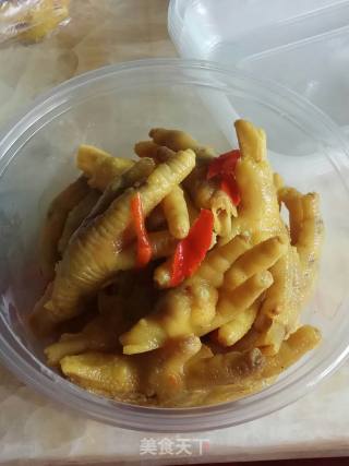 盐焗鸡爪的做法步骤：4
