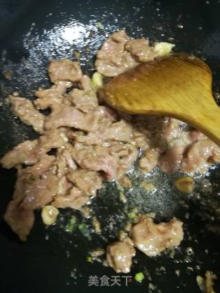 牛肉炒丝瓜的做法步骤：3