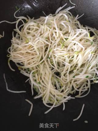 葱爆绿豆芽的做法步骤：5