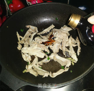 青椒炒肚片的做法步骤：8