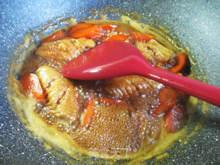 胡萝卜烧中翅的做法步骤：9