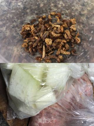 【兔子爱厨房】虾米肉末焖冬瓜的做法步骤：1