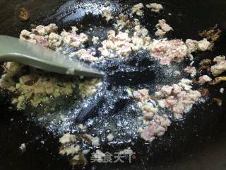 【兔子爱厨房】虾米肉末焖冬瓜的做法步骤：3