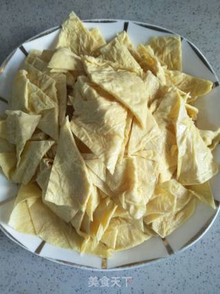 炒豆腐皮的做法步骤：2