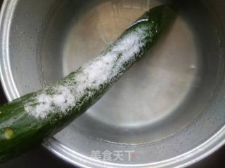 黄瓜黑木耳炒鸡蛋的做法步骤：2