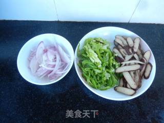 青椒肉丝面的做法步骤：1