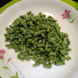 豆角煎鸭蛋的做法步骤：1