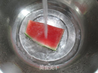 黑木耳西瓜皮汤面的做法步骤：2