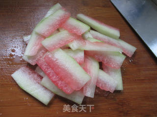 黑木耳西瓜皮汤面的做法步骤：3