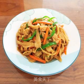 青椒炒面筋的做法步骤：10