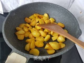 香煎孜然土豆的做法步骤：4
