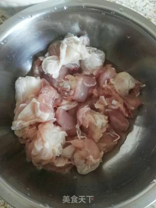 三杯鸡的做法步骤：1