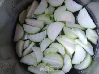 胡萝卜木耳素汤的做法步骤：4