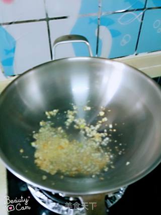 蒜蓉粉丝开边虾的做法步骤：3