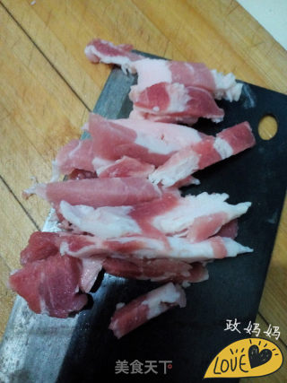 蒜苗炒蘑菇的做法步骤：4