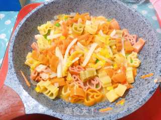 【宝宝辅食】三文鱼杂蔬意面的做法步骤：15