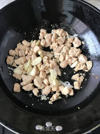 酱爆鸡丁的做法步骤：6