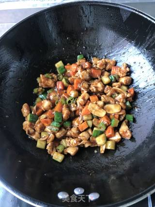 酱爆鸡丁的做法步骤：8