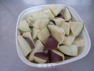 杏鲍菇烧茄子的做法步骤：1