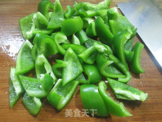 秀珍菇炒灯椒的做法步骤：3