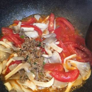 蕃茄肉末平菇汤的做法步骤：4