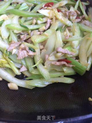芹菜炒肉的做法步骤：7