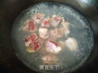 芋头烧鸭腿的做法步骤：5