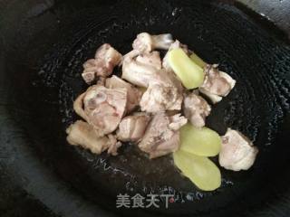 芋头烧鸭腿的做法步骤：6