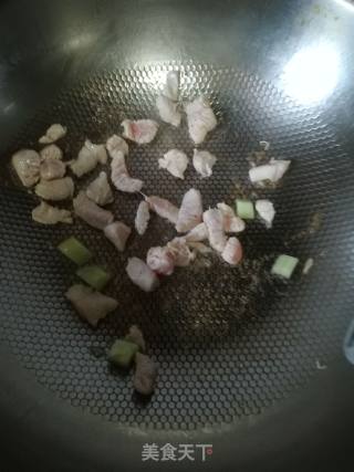 黄瓜鸡丁的做法步骤：3