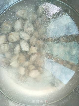 蒜香炒花甲的做法步骤：1