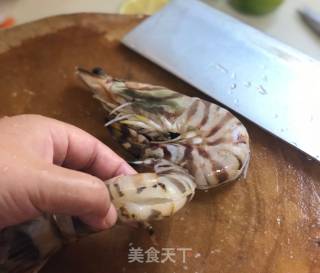 茄汁大虾的做法步骤：1
