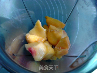 黄桃奶昔的做法步骤：3