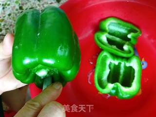 青椒炒肉片的做法步骤：2