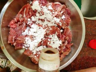 青椒炒肉片的做法步骤：4