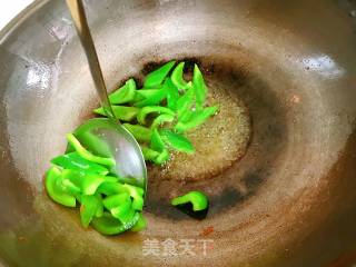青椒炒肉片的做法步骤：6