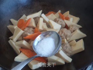 肉丸烧千页豆腐的做法步骤：10