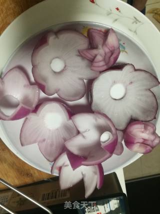 莲藕莲花的做法步骤：2