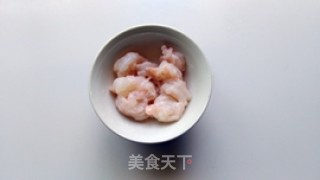 咸蛋黄烧虾仁豆腐的做法步骤：2