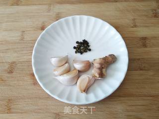 蒜香干煸四季豆的做法步骤：2