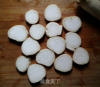 黑胡椒酱煎杏鲍菇的做法步骤：2