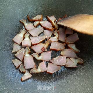 荷兰豆炒腊肉的做法步骤：4