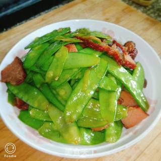 荷兰豆炒腊肉的做法步骤：8