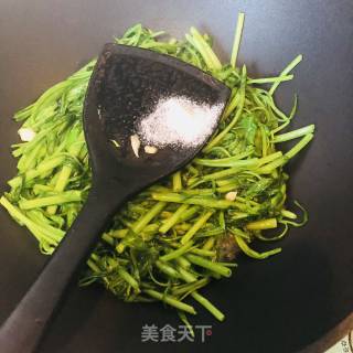 清炒空心菜的做法步骤：4