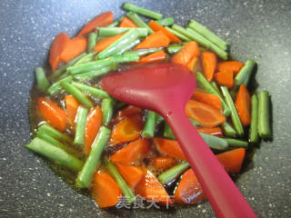 梅豆烧胡萝卜的做法步骤：8