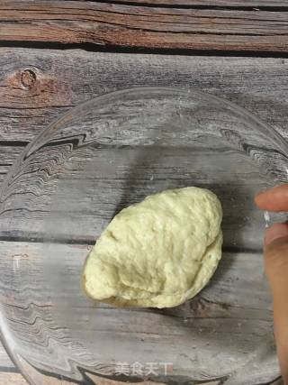 蛋黄酥的做法步骤：2