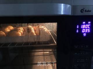 蛋黄酥的做法步骤：17