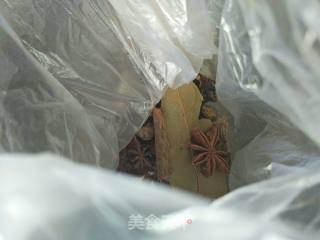 卤猪肉的做法步骤：3