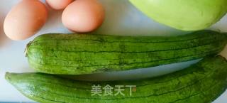家常菜 丝瓜炒鸡蛋的做法步骤：1