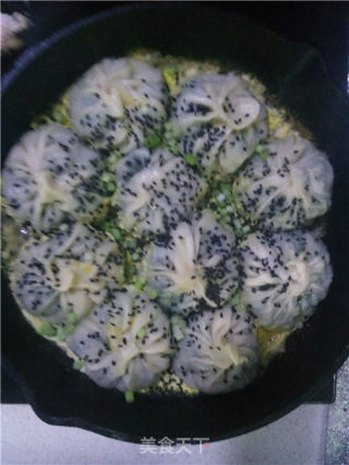 水煎包和韭菜盒子的做法步骤：11