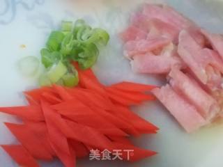 鸡胸肉炒西兰花杏鲍菇胡萝卜的做法步骤：3